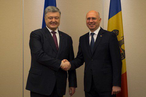 Порошенко ратифицировал закон о совместном погранконтроле с Молдовой.