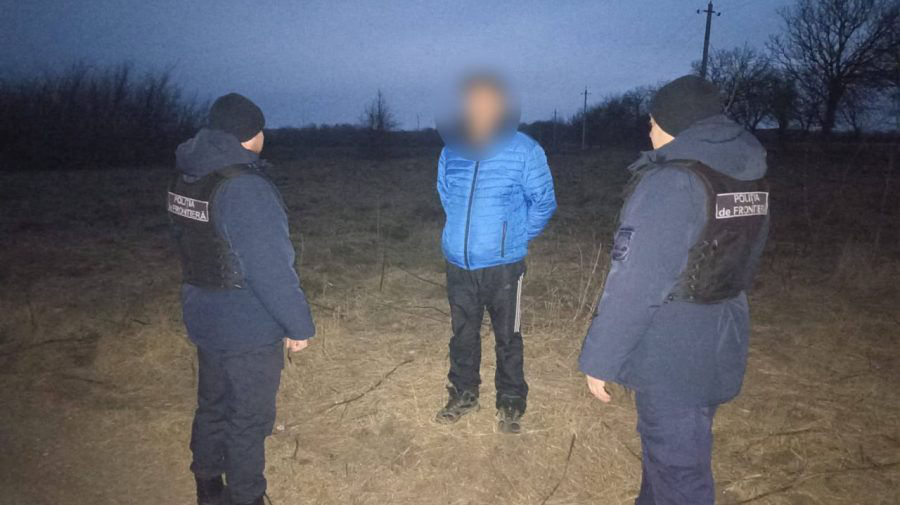 Трое украинцев пытались нелегально пересечь границу Молдовы.
