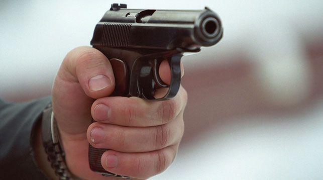 По подозрению в покушении на убийство уже задержаны трое жителей города.