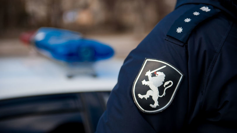 В столице угнали авто полицейского: воры оставили только папку с документами.