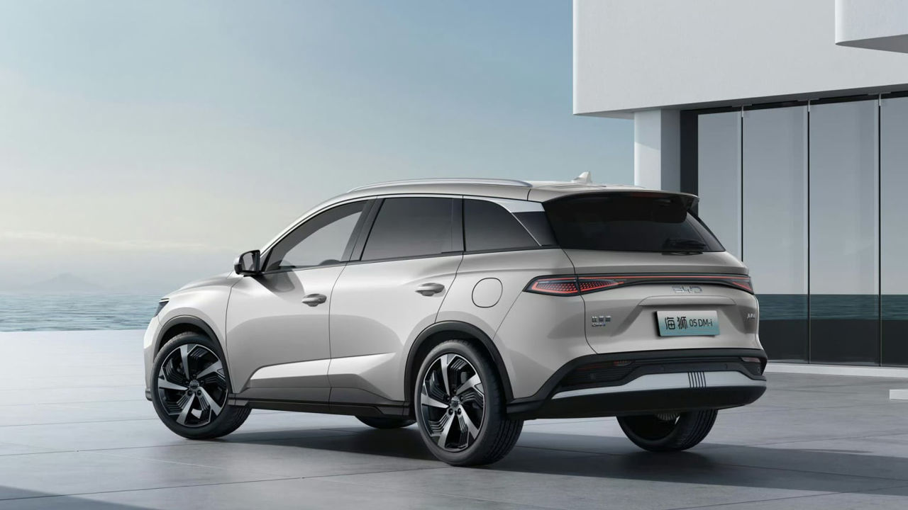 BYD a prezentat un crossover electric de familie pentru 14.000 de dolari.
