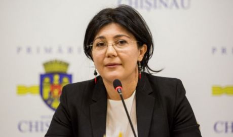 Radu: Două salarii pentru muncitorii care participă la deszăpezire