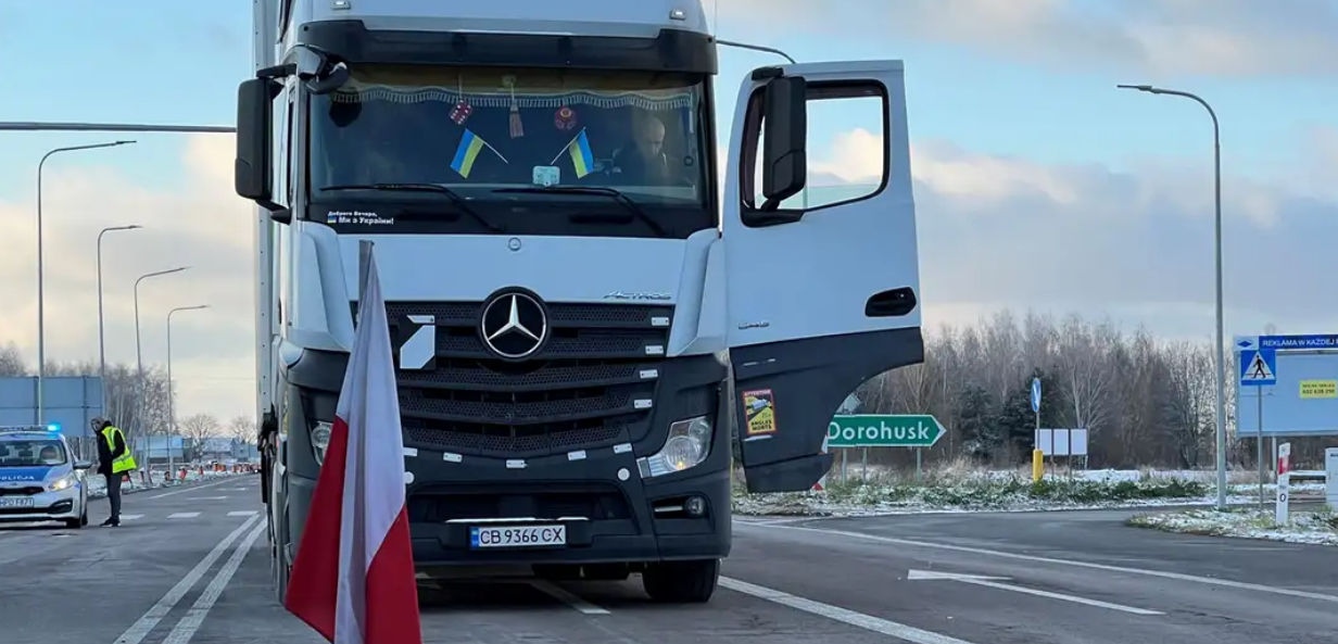 Третий украинский дальнобойщик умер на польской границе.