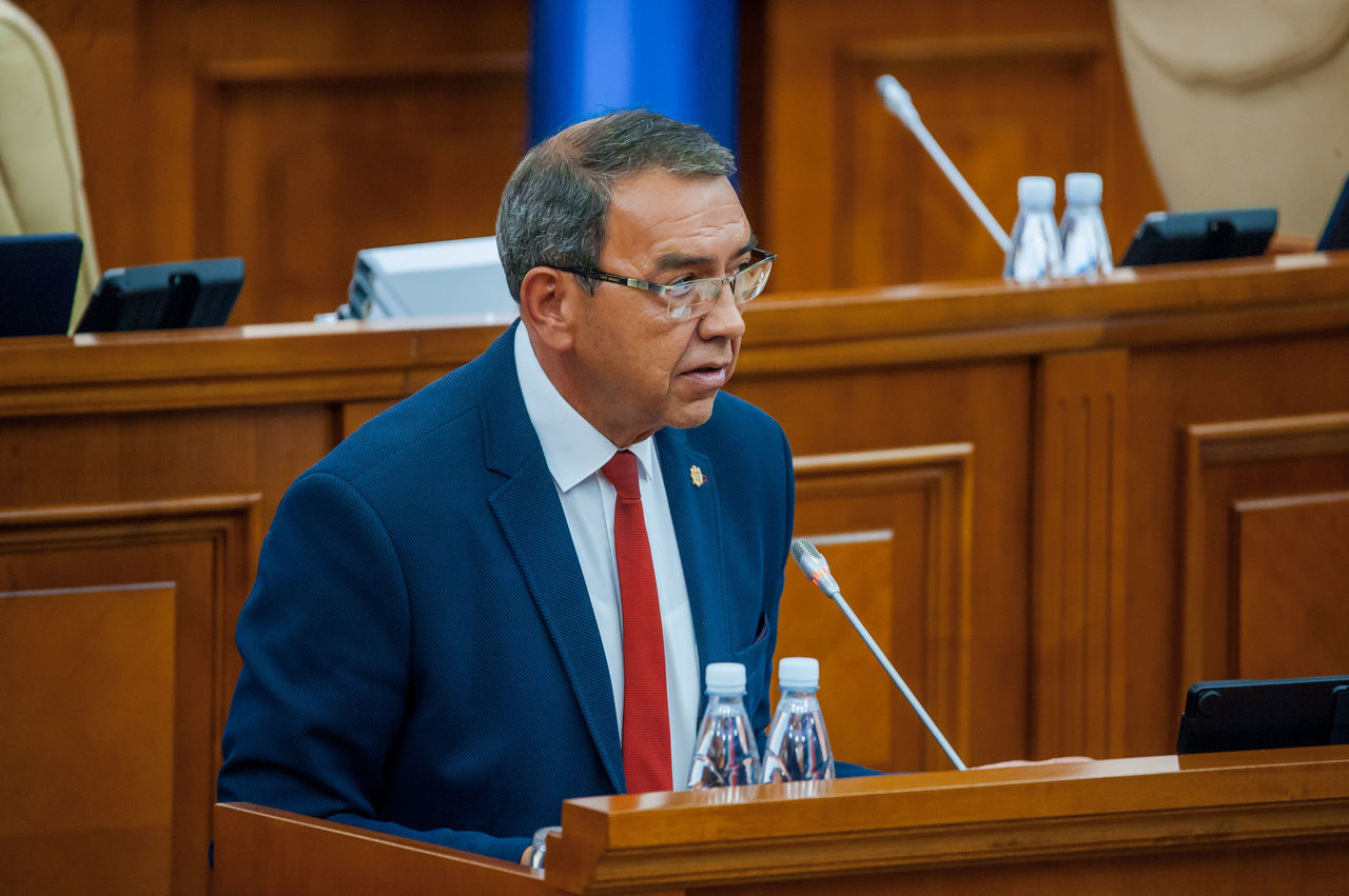 МИДЕИ попросит правительство уволить Головатюка с должности посла. Фото: Point.md.