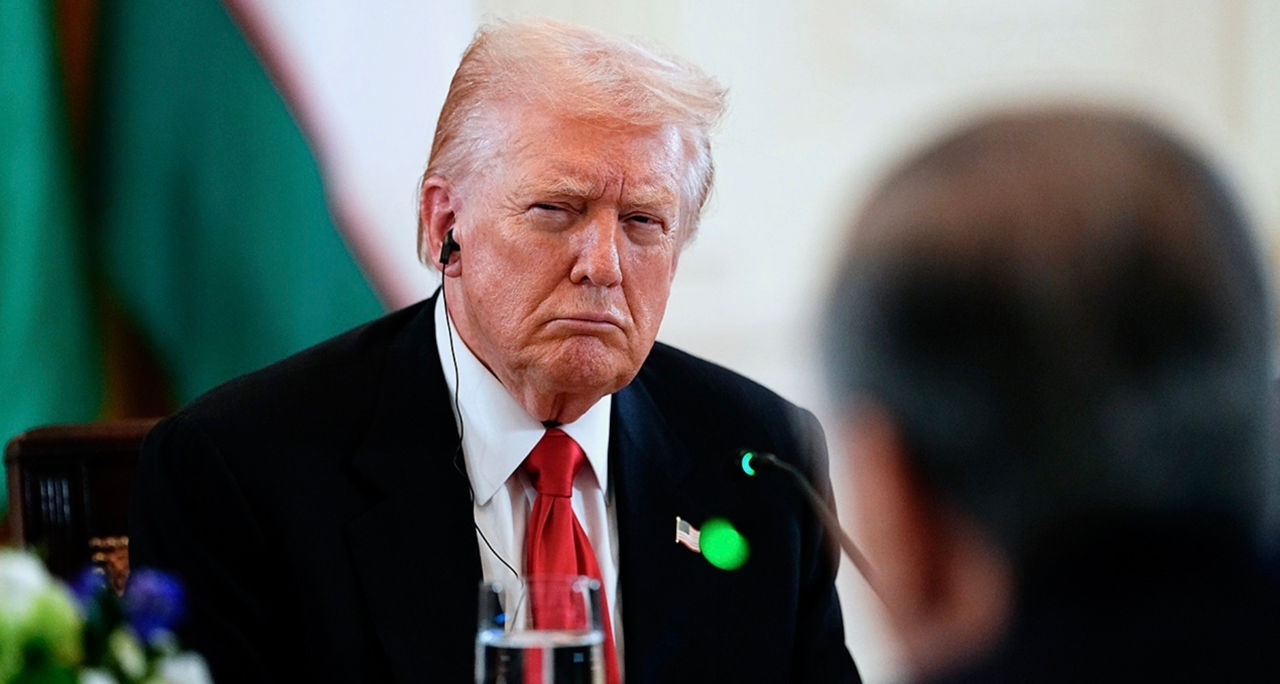 CNN: Чиновники США хотят отговорить Трампа от подрыва ядерного оружия.