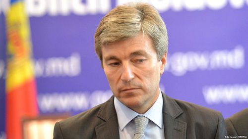 Евгений Карпов, покинул либерально-демократическую фракцию.