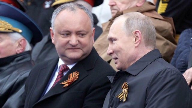 Президент РФ направил поздравительное послание своему молдавскому коллеге по случаю наступающего праздника.