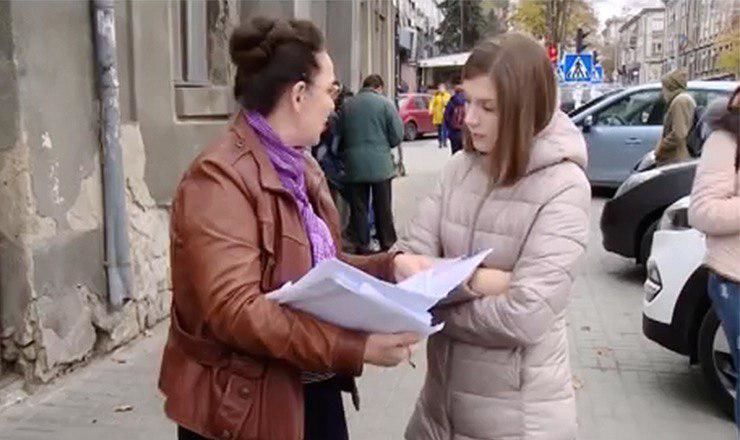 Незаконное строительство мешает деятельности столичного предпринимателя.
