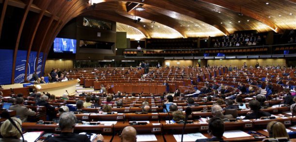 Schimb de replici tăioase între deputatul comunist Grigore Petrenco și deputatul liberal-reformator Ana Guțu.
