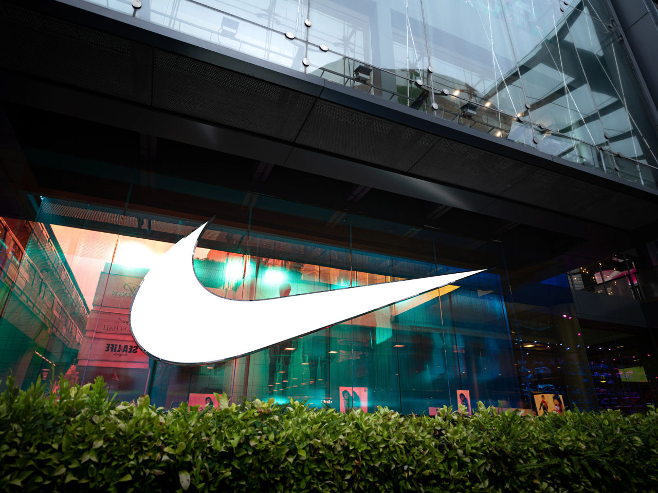 Nike остается самым дорогим брендом одежды в мире.