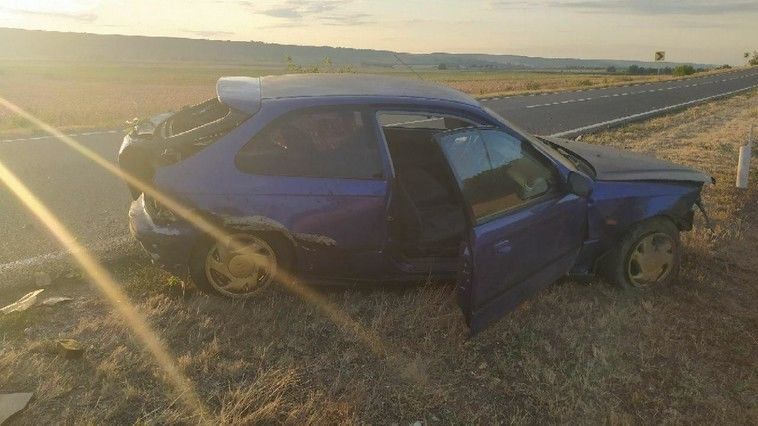 В Чимишлии автомобиль слетел с дороги, водитель в тяжелом состоянии.