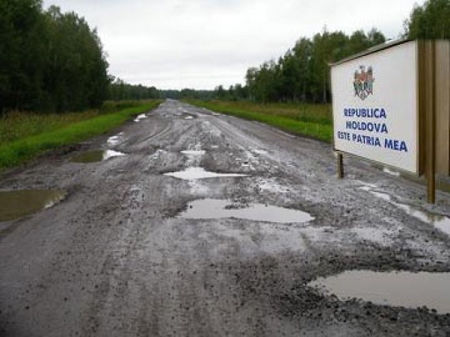 Страна нуждается в инвестициях, направленных на ремонт дорог национального значения
