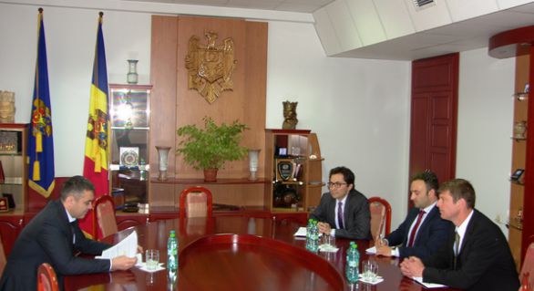 Scopul întrevederii a fost identificarea posibilităţilor de acordare a asistenţei tehnice şi consultative în investigarea unor infracţiuni cu caracter transfrontalier. Foto: independent.md