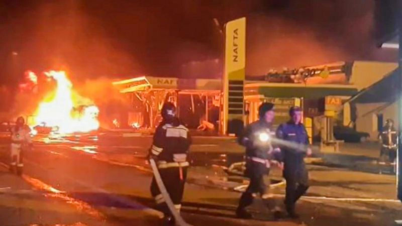 Не менее 25 человек погибли, 66 пострадали в результате мощного взрыва в Махачкале.