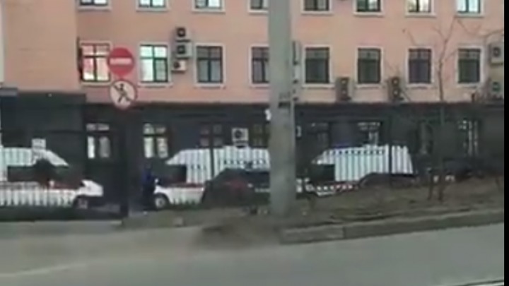 Atac in fata sediului FSB. 