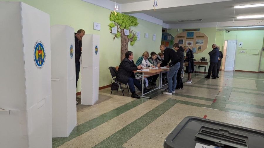 В Фалештах супружеская пара угрожала председателю избирательного участка.