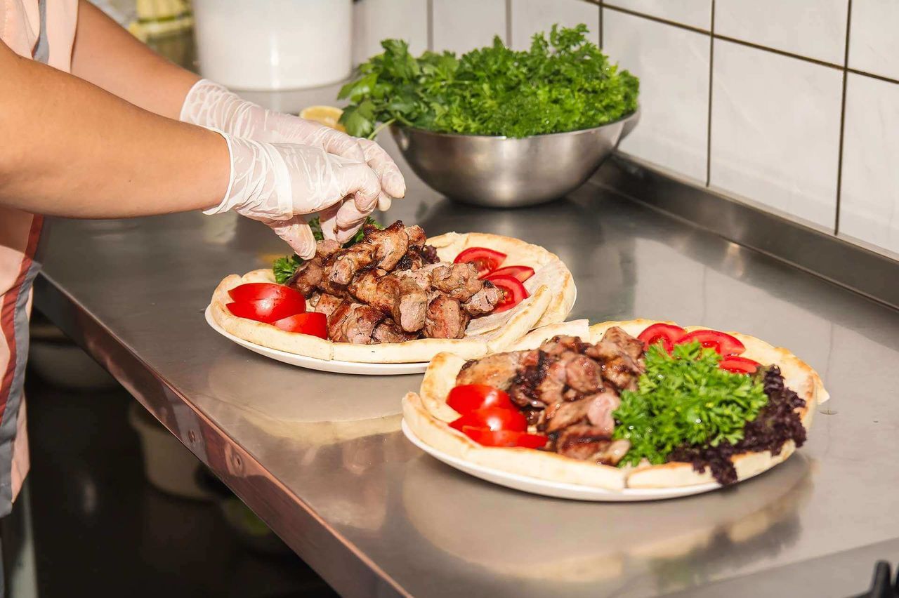 Ученые рассказали, чем опасен отказ от мяса.