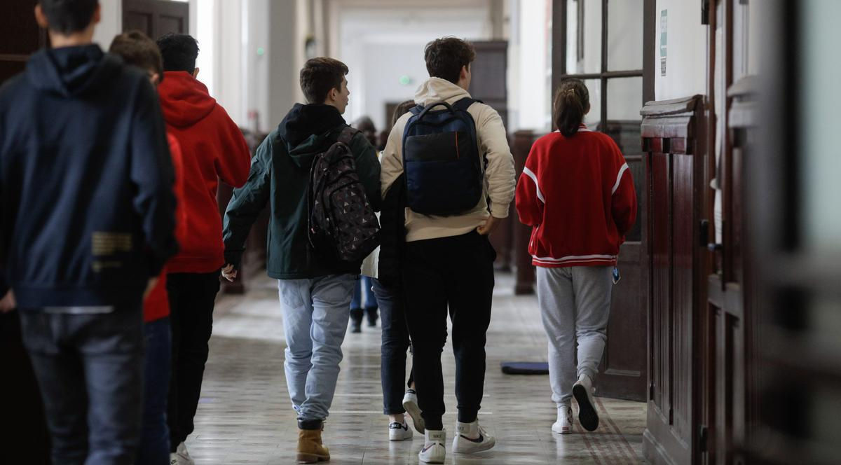 Ministerul Educației pregătește noi măsuri de protecție a elevilor împotriva drogurilor.