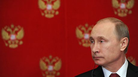Vladimir Putin, a semnat un decret care prevede prelungirea cu un an a sancţiunilor faţă de Occident. Foto: ria.ru