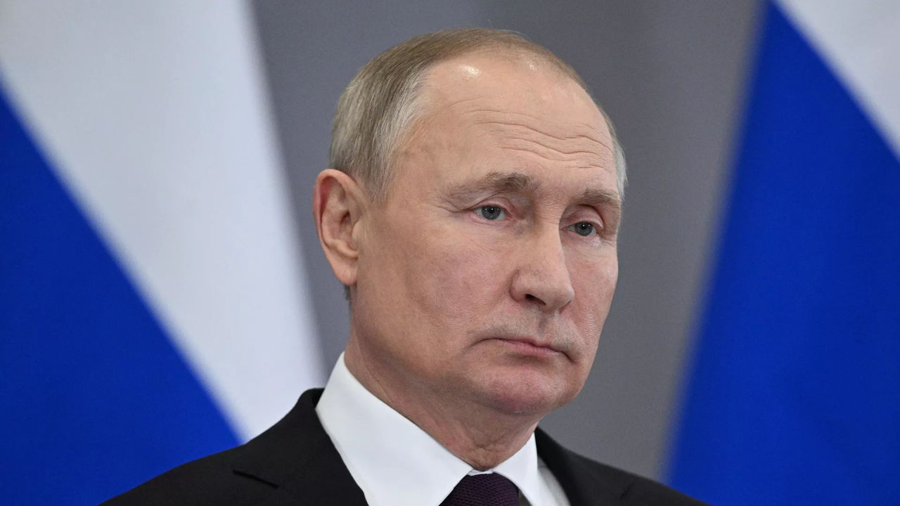 Путин: РФ закроет зерновой коридор, если взрывчатку для подрыва Крымского моста везли им.