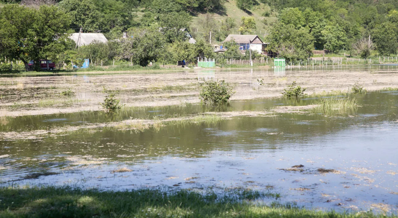 Для укрепления дамб Днестра построят карьер.