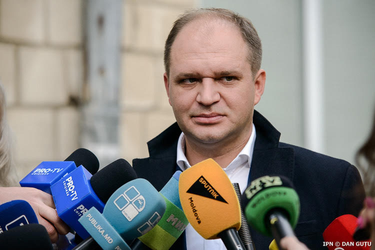 Чебан: Деньги, запланированные на ремонт дорог, потратим на компенсации.