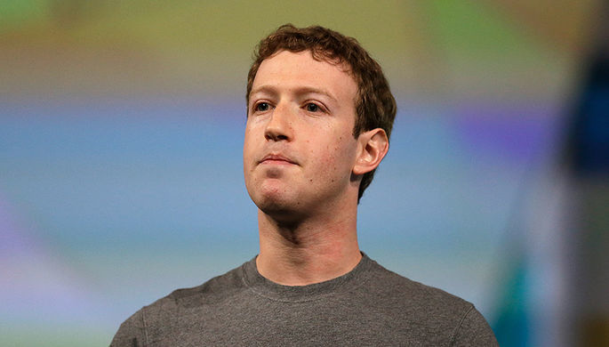 Цукерберг признал вину Facebook в утечке персональных данных пользователей.