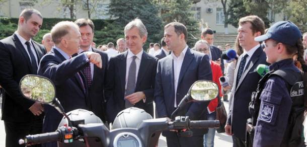 Dovada este licitația de achiziție a celor 105 ATV-uri Brp Outlander 400 Max la un preț cu 600 de euro mai mare per bucată.