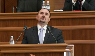 Суд счел, что обвинять бывшего генпрокурора в конфликте интересов нельзя.