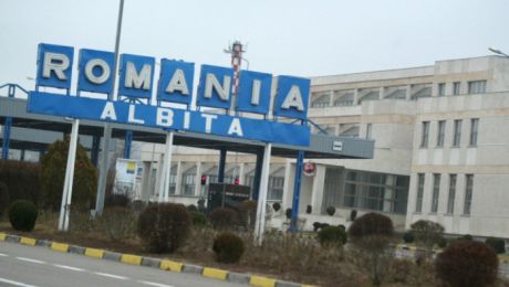 Таможенникам запрещено работать в правовых институтах в течение пяти лет. П