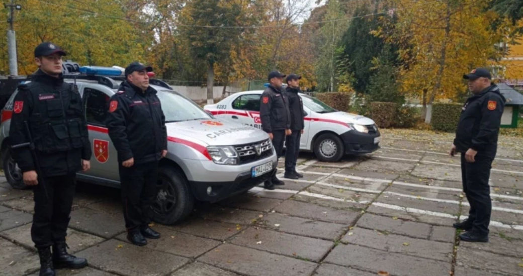 Около 800 карабинеров поддерживали общественный порядок на улицах.
