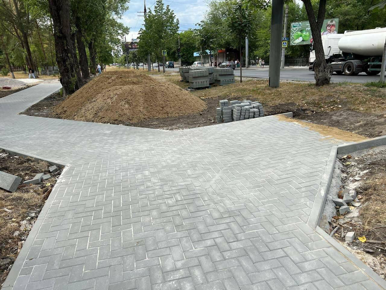На Телецентре продолжаются работы по благоустройству.
