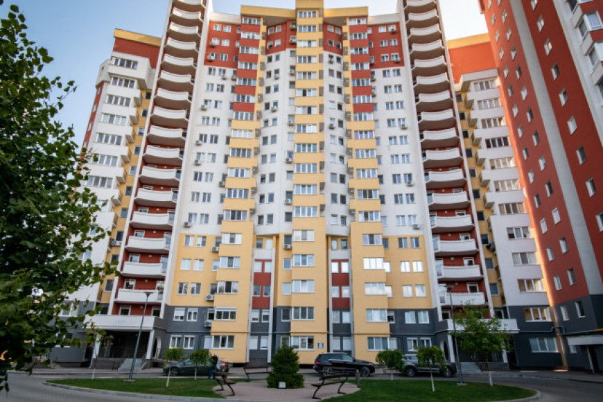 Продажи жилья в Молдове рухнули, но квартиры не дешевеют.