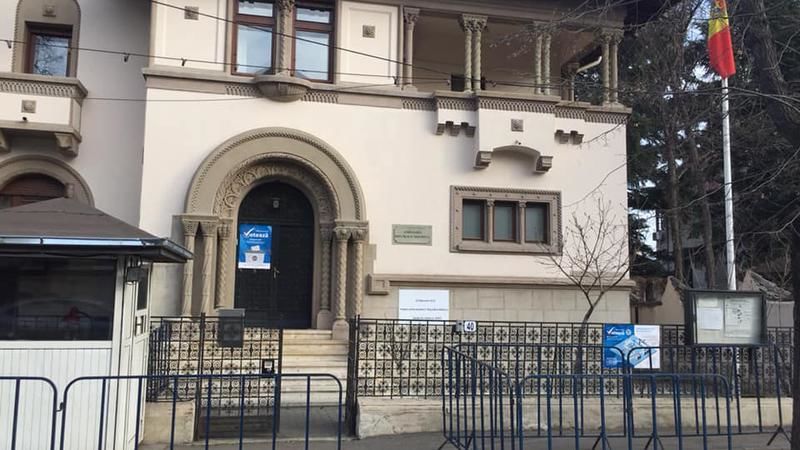 Молдаване в Бухаресте, похоже, не спешат реализовать свое право голоса. 
