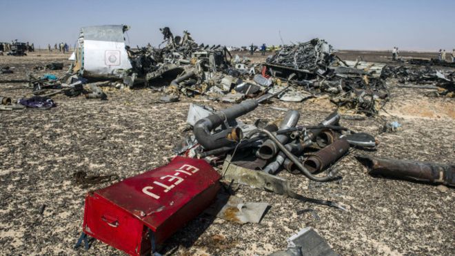 До сих пор нет никаких сообщений о том, что в обломках A321 обнаружены следы взрывчатых веществ.
