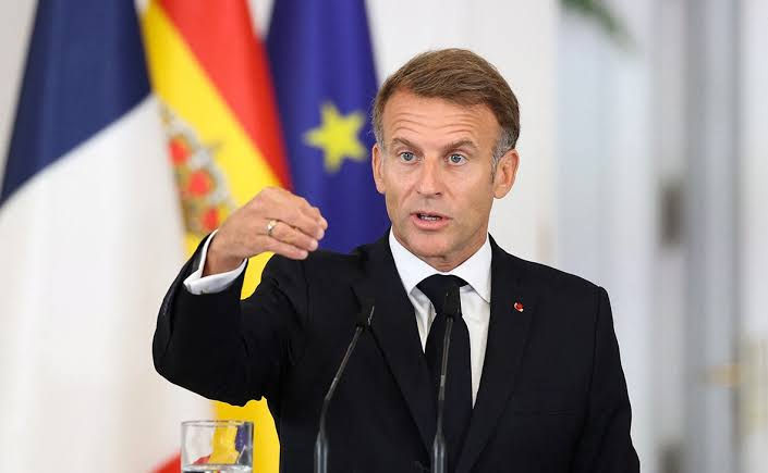 Macron vrea să discute cu G7 măsuri împotriva creșterii prețurilor la combustibil.