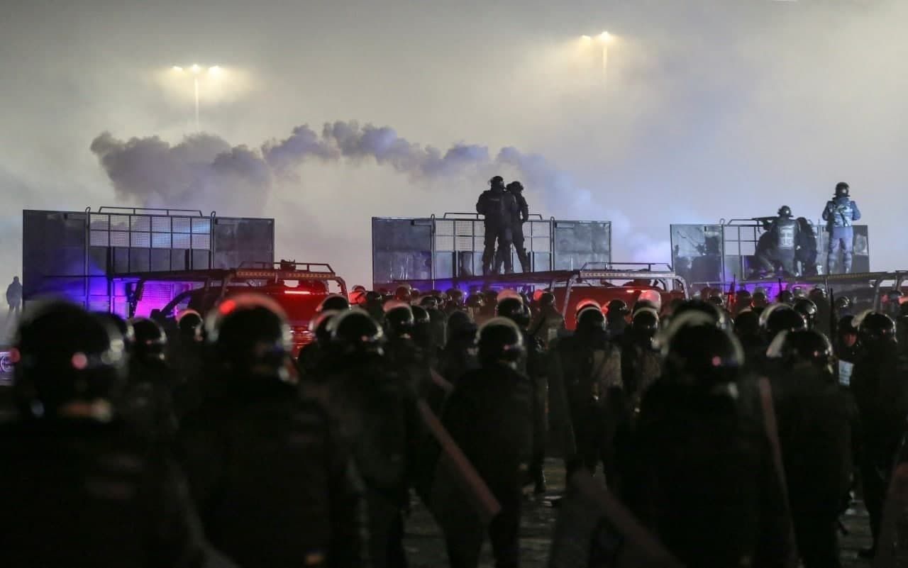 Европейский союз заявил, что внимательно следит за протестами в Казахстане. 
