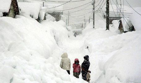 Iarna timpurie care s-a abătut asupra Statelor Unite a provocat haos. 17 persoane au murit din cauza furtunilor de zăpadă şi a temperaturilor scăzute.