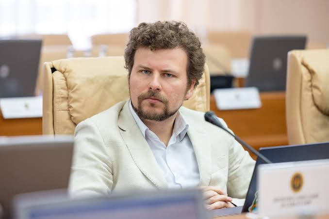 Дан Перчун: Зарплаты некоторых учителей с 1 января вырастут до 25%.