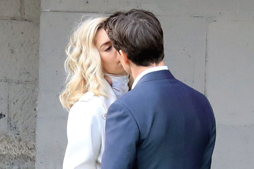 Vanessa Kirby a mărturisit că toate informaţiile despre ea şi Tom Cruise sunt false.