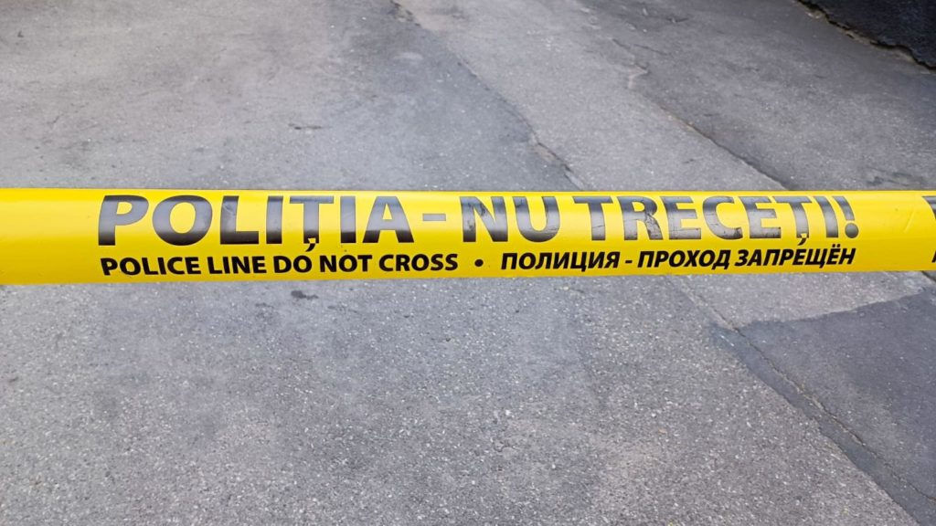 Descoperire macabră în Capitală: O femeie de 66 de ani, găsită moartă după ce s-ar fi sinucis.