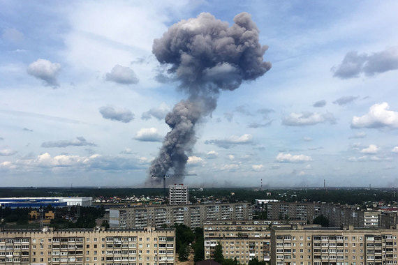 В ликвидации последствий взрывов принимают участие около 350 человек и порядка 40 единиц техники.