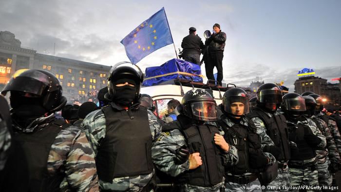 Au trecut doi ani de la primele violenţe din Ucraina.