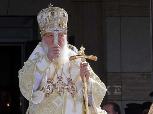 Patriarhul Chiril al Moscovei îndeamnă cetăţenii ruşi să voteze în scrutinul prezidenţial din martie.