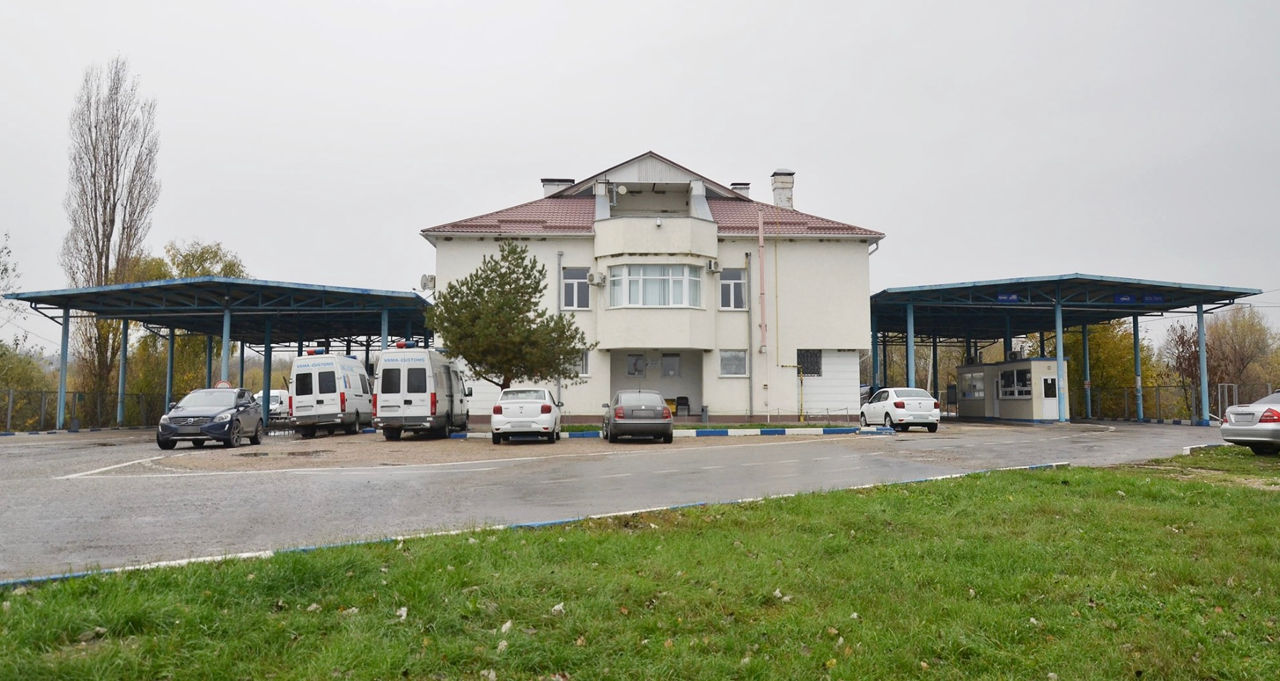 O femeie, amendată cu 25.000 de lei pentru tentativa de corupere a unui vameș.