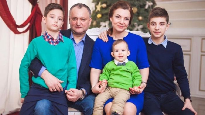 Igor Dodon va deveni tată pentru a patra oară. Soția politicianului, Galina, este însărcinată din nou.