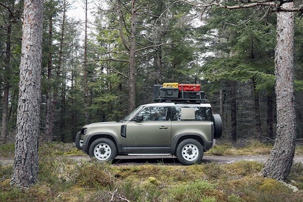 Land Rover показал возрожденный Defender.