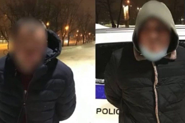 Двое граждан Молдовы ограбили в Киеве полицейского.