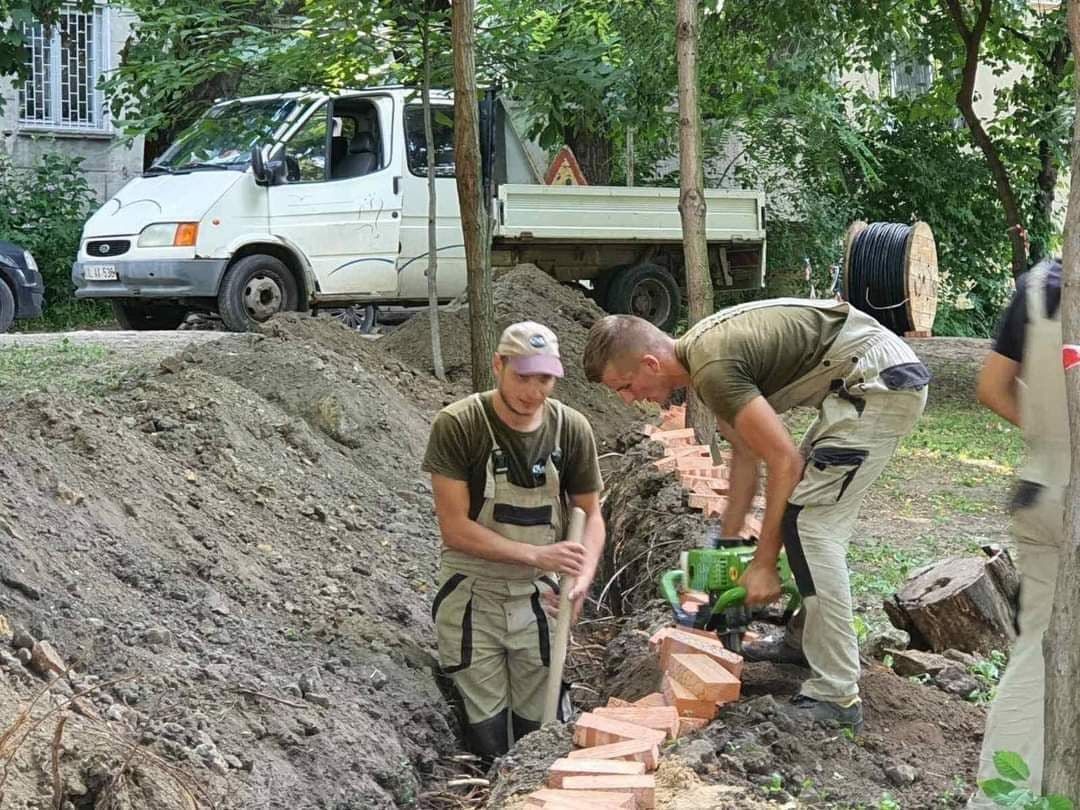Начались работы по обустройству зелёной зоны у Мунчештского шоссе.