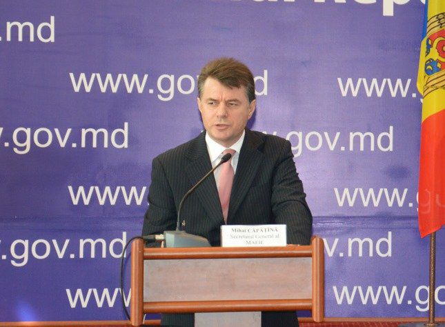 Кэпэцинэ заявил, что он "не верит в эффективность миноритарного правительства".